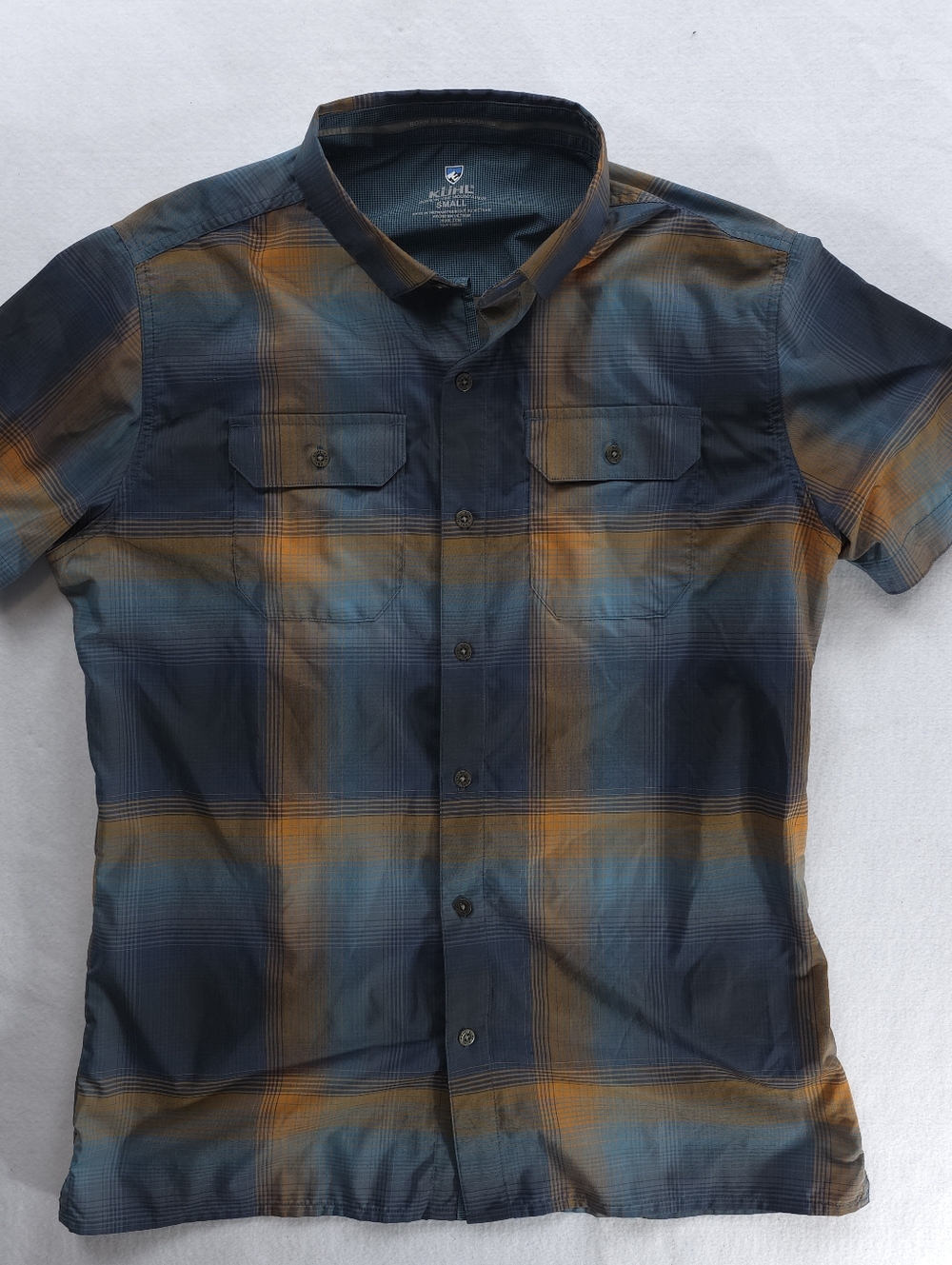 KÜHL Short Sleeve Button Up Shirt Mens Small Plaid Outdoor Hiking Lightweight